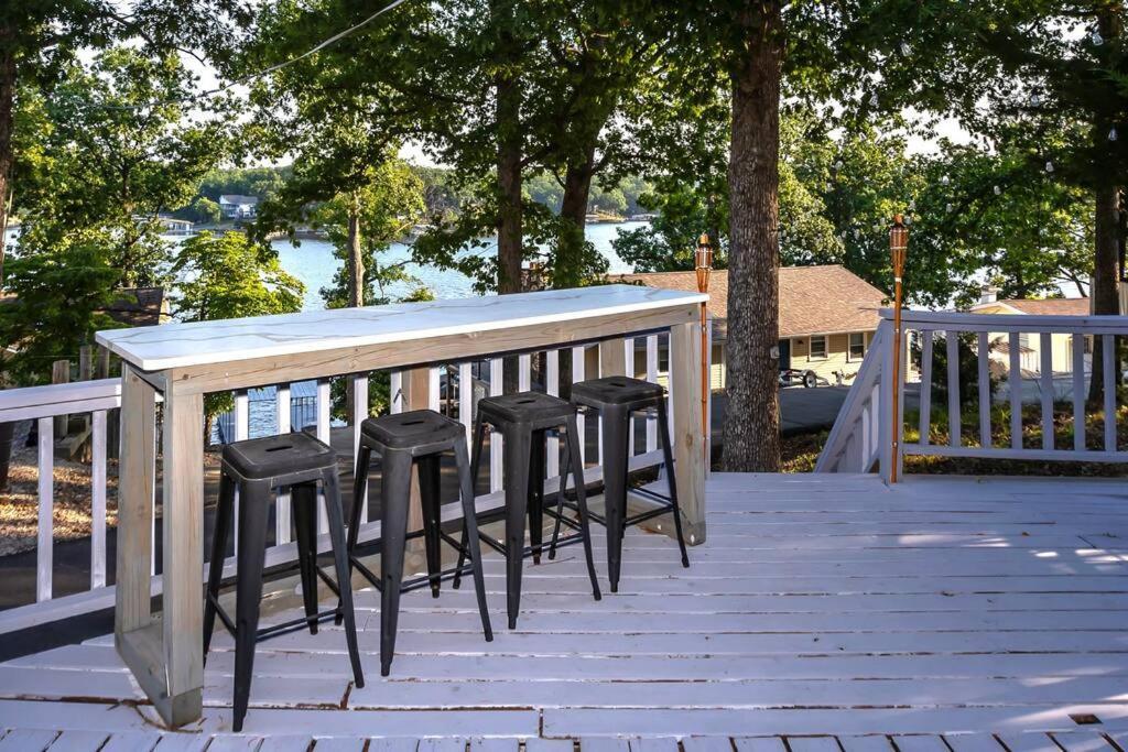 Funky Little Lakehouse - Private Dock And Sunset View Sunrise Beach Exterior photo