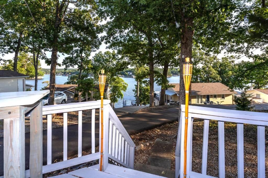 Funky Little Lakehouse - Private Dock And Sunset View Sunrise Beach Exterior photo
